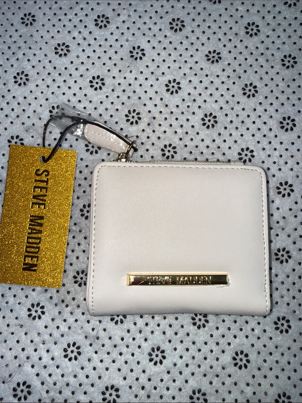 🛍NWT 🛍 Steve Madden CREAM COLOR FRENCH WALLET  ( # 13 )